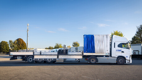 Semirimorchi con buca portacoils